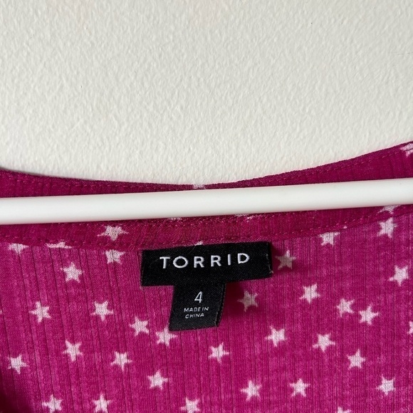 Torrid Magenta Star Crepe Button-Down Tank - Picture 3 of 3